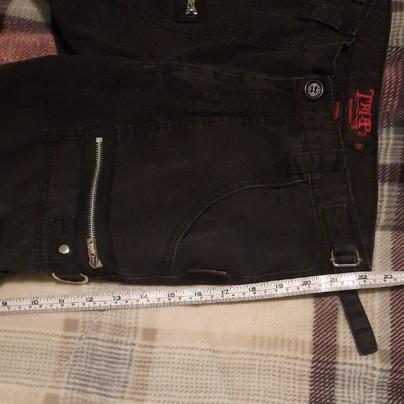Men's Black Cargo Pants - Picture 7 of 7